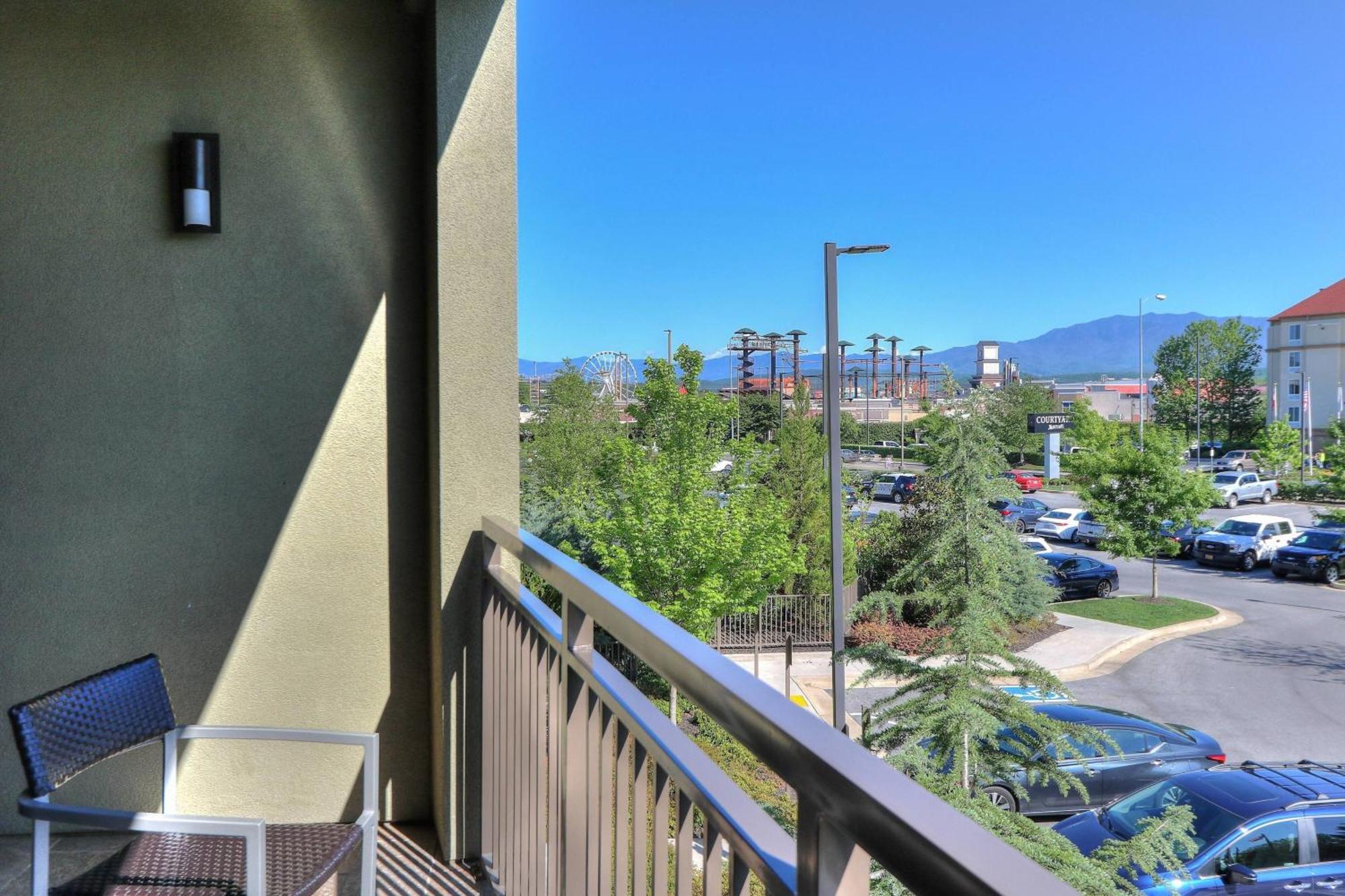 Courtyard By Marriott Pigeon Forge Hotel Exterior photo